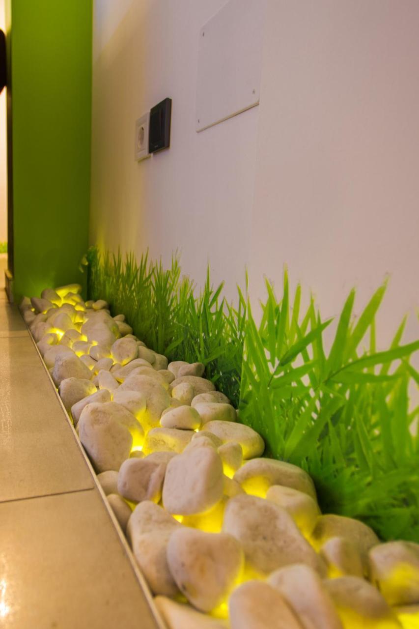 Apartment Plaza ----Wallbox 11Kw 16A ----- Private Spa- Jacuzzi, Infrared Sauna, Luxury Massage Chair, Parking, Entry With Pin 0 - 24H, Free Cancellation 24 Hours Before Check In Slavonski Brod Esterno foto