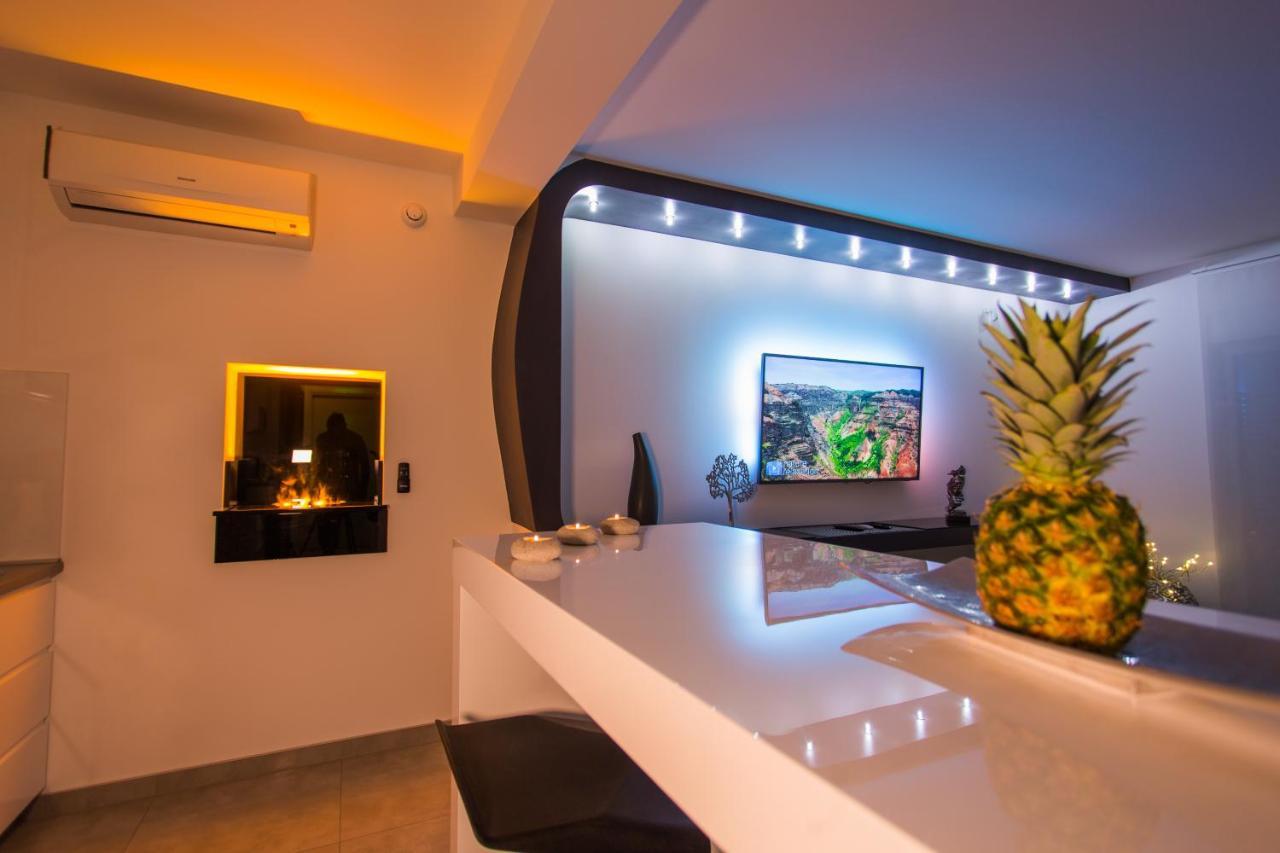 Apartment Plaza ----Wallbox 11Kw 16A ----- Private Spa- Jacuzzi, Infrared Sauna, Luxury Massage Chair, Parking, Entry With Pin 0 - 24H, Free Cancellation 24 Hours Before Check In Slavonski Brod Esterno foto