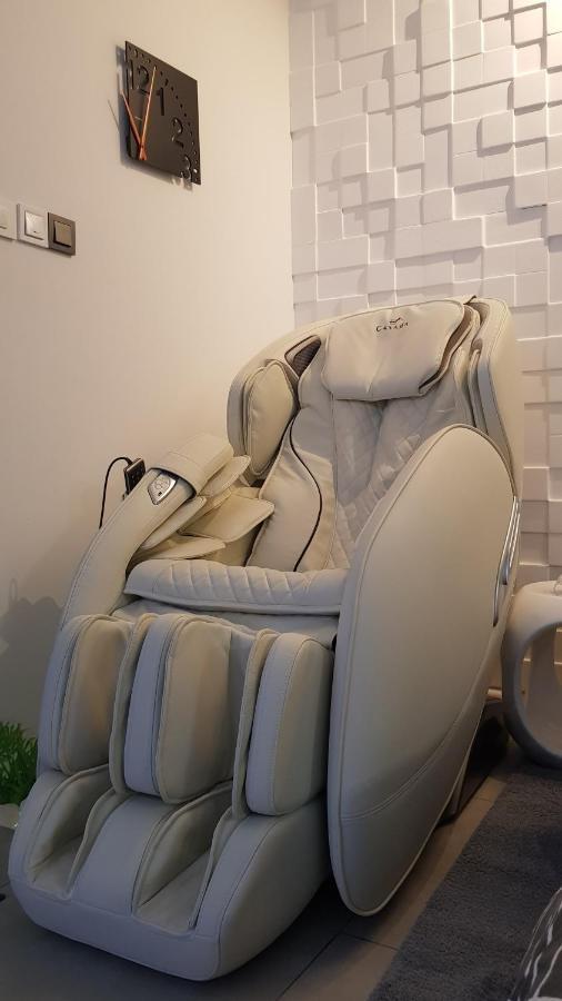 Apartment Plaza ----Wallbox 11Kw 16A ----- Private Spa- Jacuzzi, Infrared Sauna, Luxury Massage Chair, Parking, Entry With Pin 0 - 24H, Free Cancellation 24 Hours Before Check In Slavonski Brod Esterno foto